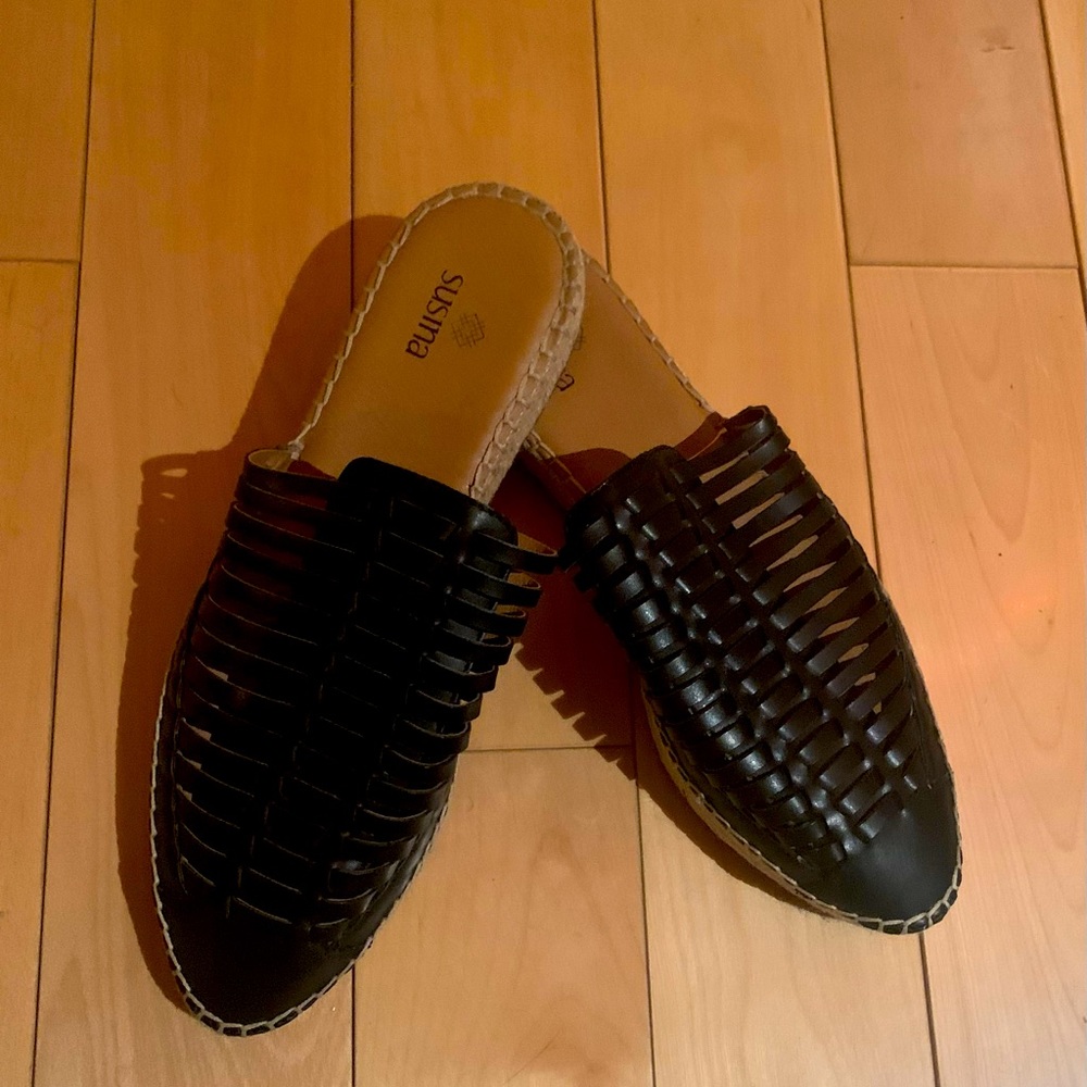 Looking for stylish summer shoes? Try these Espadrilles by Susina.
